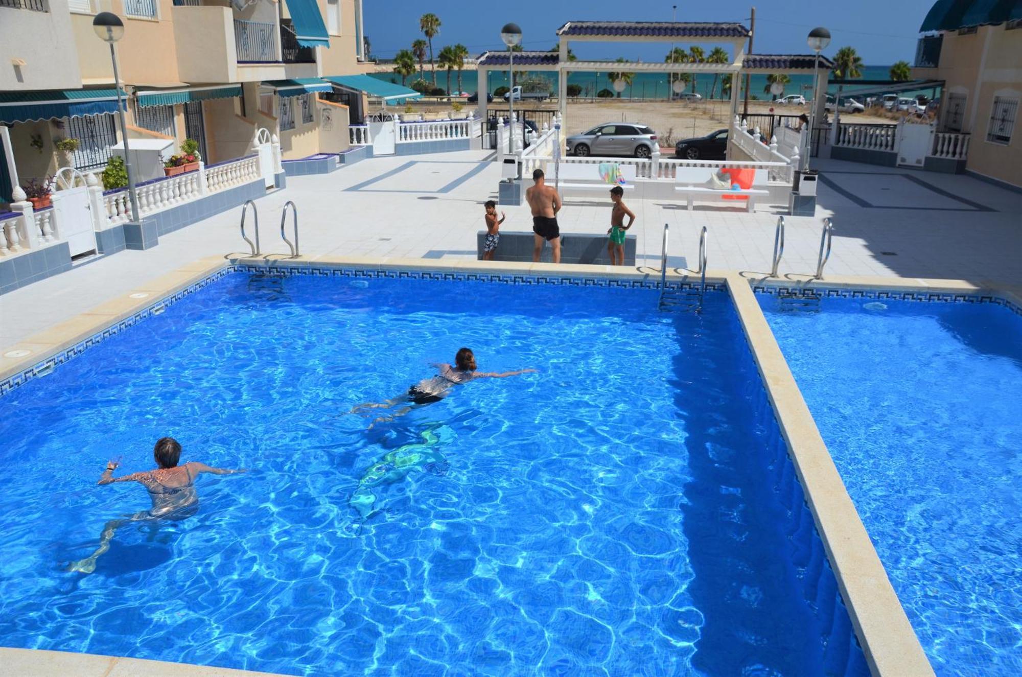 Naufragos Beach Apartment Torrevieja Kültér fotó